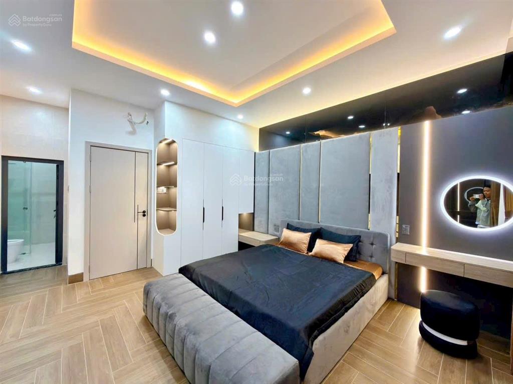 Bán nhà 1 trệt 2 lầu .có 4 phòng ngủ  số 145 mặt tiền đường d7  ngay kdc hồng loan , tp cần thơ