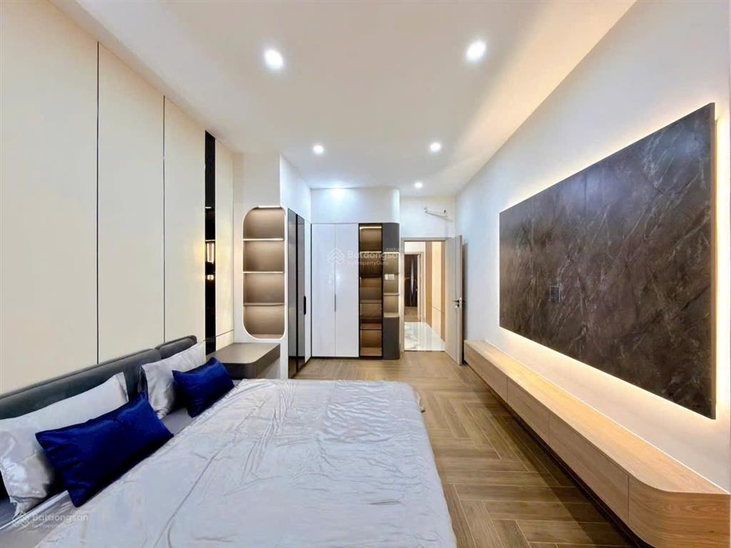 Bán nhà 1 trệt 2 lầu .có 4 phòng ngủ  số 145 mặt tiền đường d7  ngay kdc hồng loan , tp cần thơ