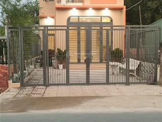 Bán nhà 1 trệt 1 lầu mới 100% mặt tiền đường huỳnh thị nở, nhà rộng có sân đậu ô tô