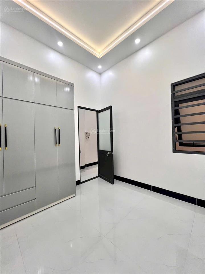 Siêu phâm 2 lầu co 3 p ngủ  oto đậu trước nhà  hẻm 192 đ nguyễn thông bình thuỷ