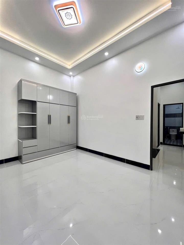 Siêu phâm 2 lầu co 3 p ngủ  oto đậu trước nhà  hẻm 192 đ nguyễn thông bình thuỷ