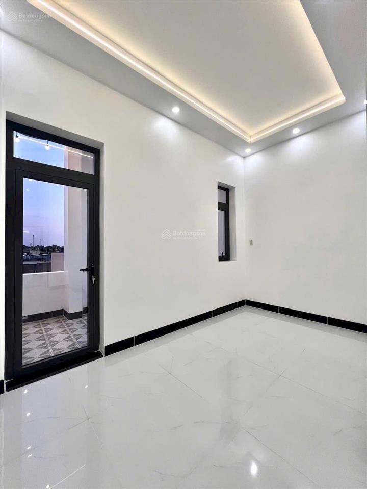 Siêu phâm 2 lầu co 3 p ngủ  oto đậu trước nhà  hẻm 192 đ nguyễn thông bình thuỷ