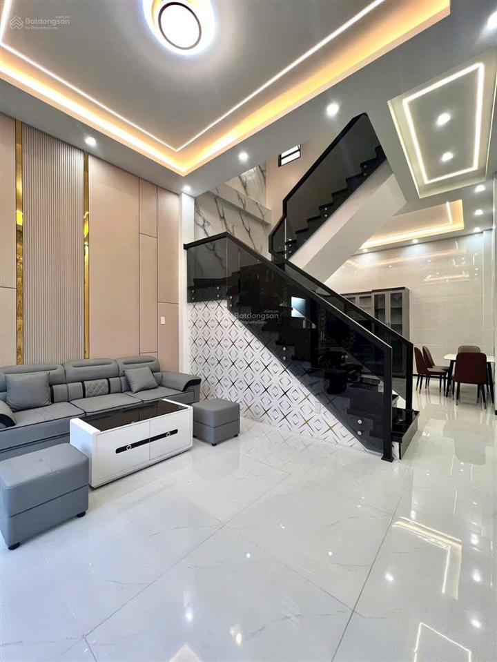 Siêu phâm 2 lầu co 3 p ngủ  oto đậu trước nhà  hẻm 192 đ nguyễn thông bình thuỷ