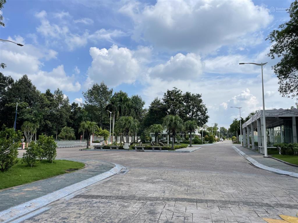 Bán đất biệt thự sunflower, 570m2 ngay công viên tp mới bình dương giá chỉ 3x triệu/m2