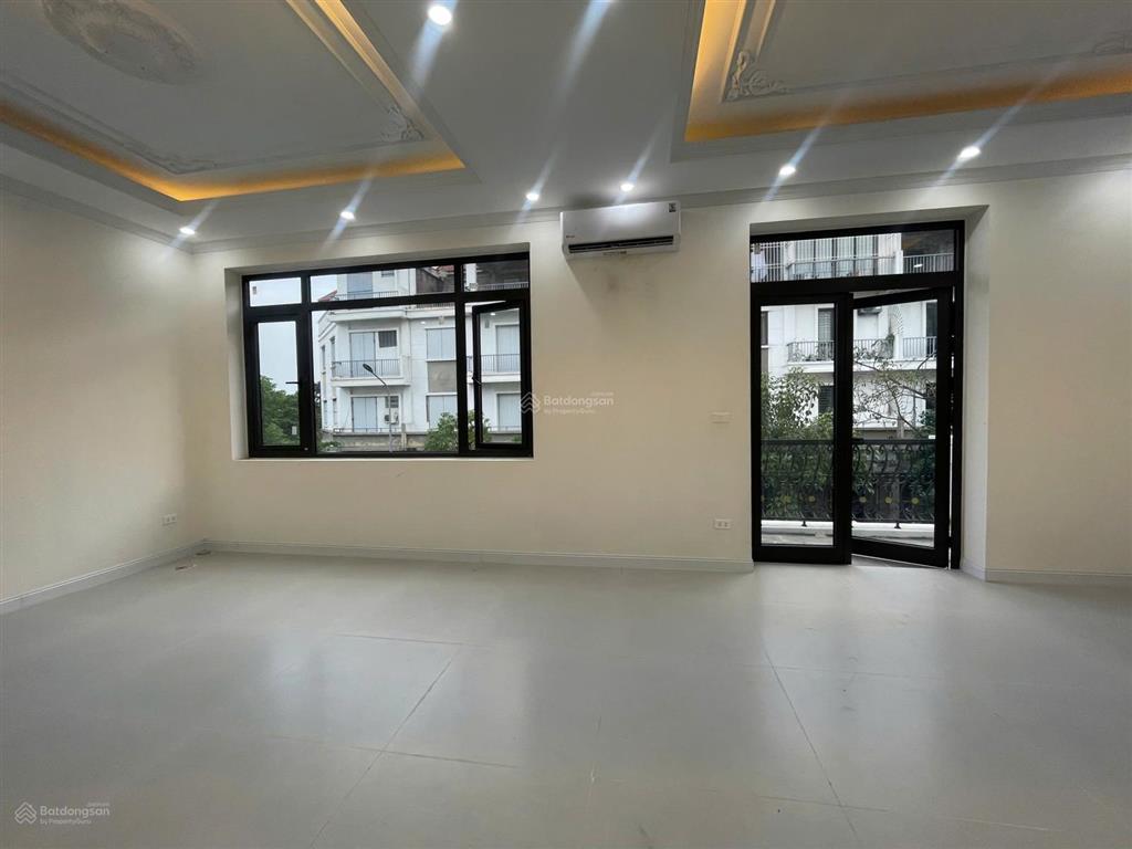 Cho thuê biệt thự phú lương, đường văn khê văn phú, hà đông, hà nội. dt 200m² x 4 tầng có thang máy