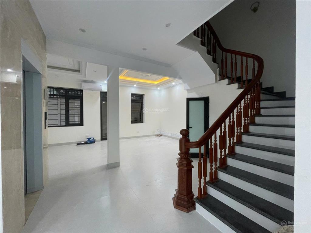 Cho thuê biệt thự phú lương, đường văn khê văn phú, hà đông, hà nội. dt 200m² x 4 tầng có thang máy