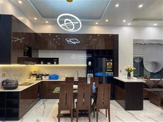 Gia đình cần bán căn góc đẹp nhất dự án lancaster núi trúc, có sổ đỏ, có slot xe ô tô