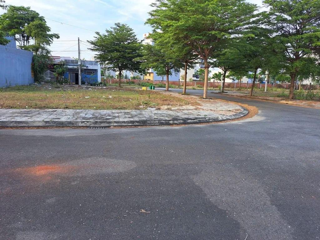 Bán lô gốc 2 mặt tiền đường 27 mét khu đô thị 7b cạnh sông cổ cò