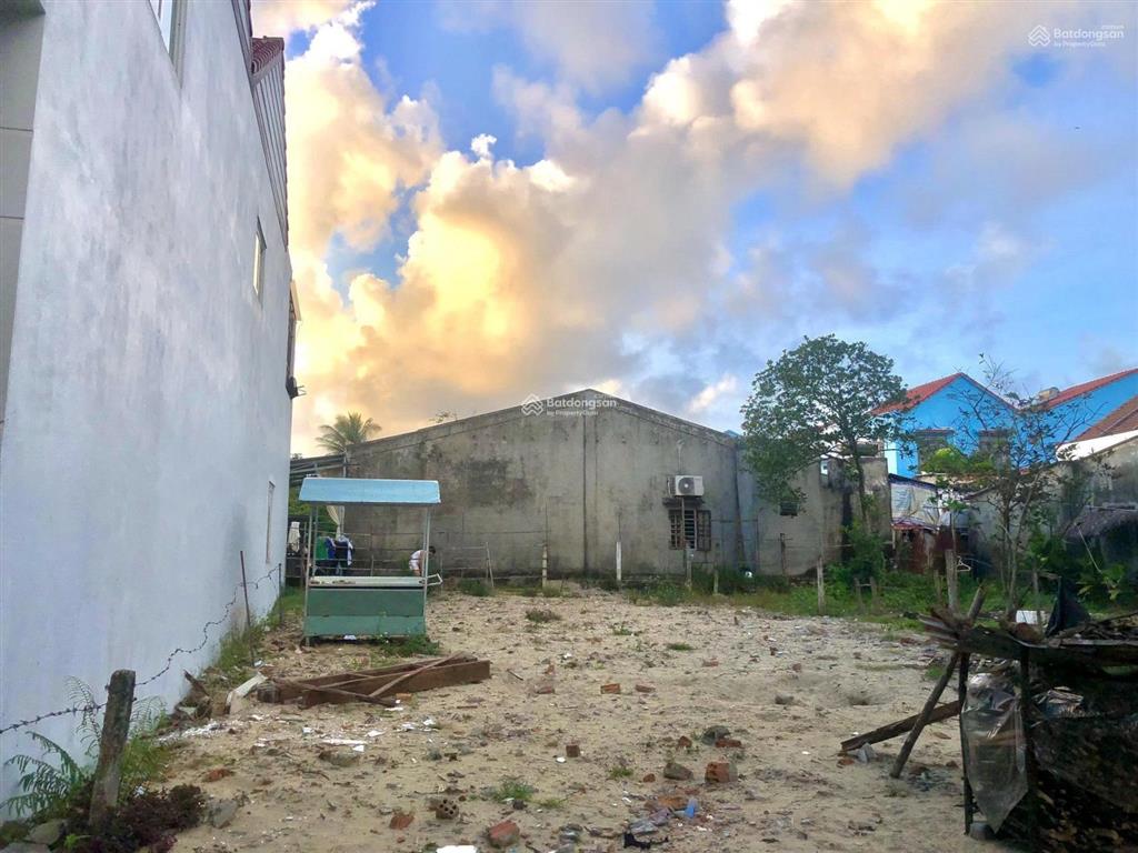 Bán đất ngay bãi biển an bàng hội an cách biển chỉ vài bước chân xung quanh villa, nhà hàng