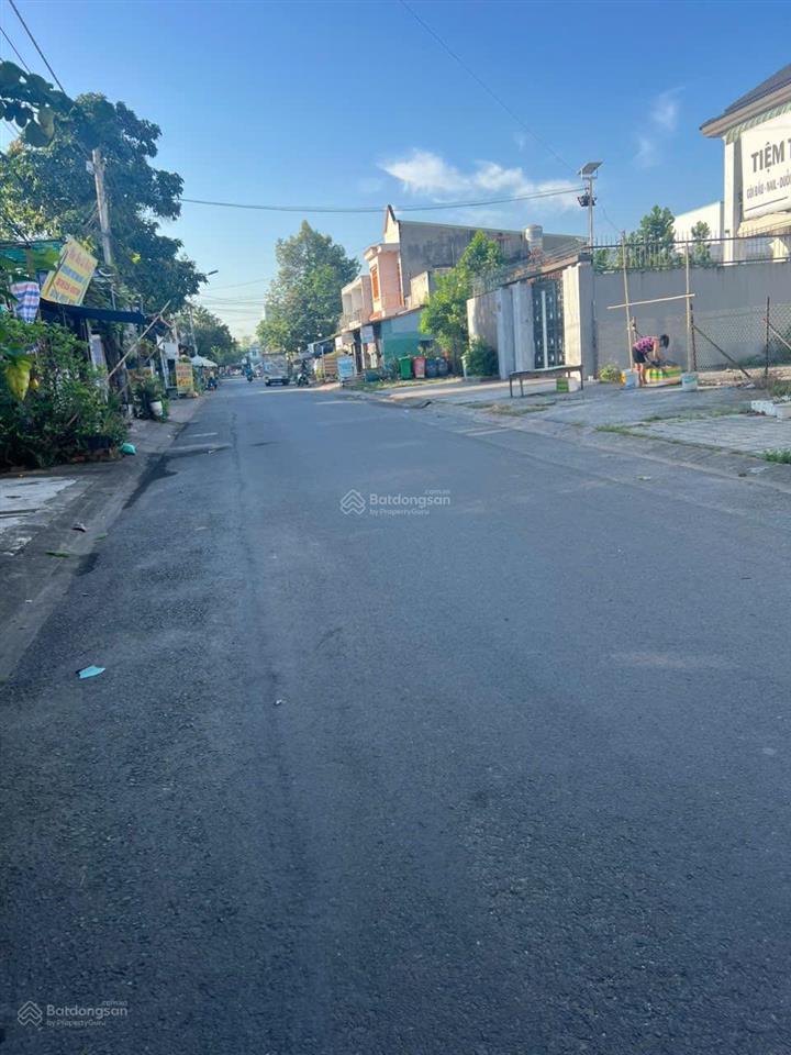 Mình cần bán nhà trọ 300m2, kdc đông an, p tân đông hiệp. gần chợ chang tai