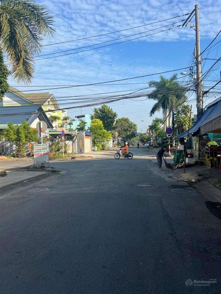 Mình cần bán nhà trọ 300m2, kdc đông an, p tân đông hiệp. gần chợ chang tai