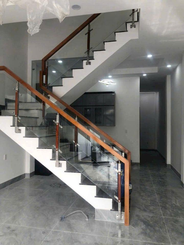  Nhà mới xây 1 lầu 1 trệt 3.8 tỷ/152 m2, đường ô tô thông 