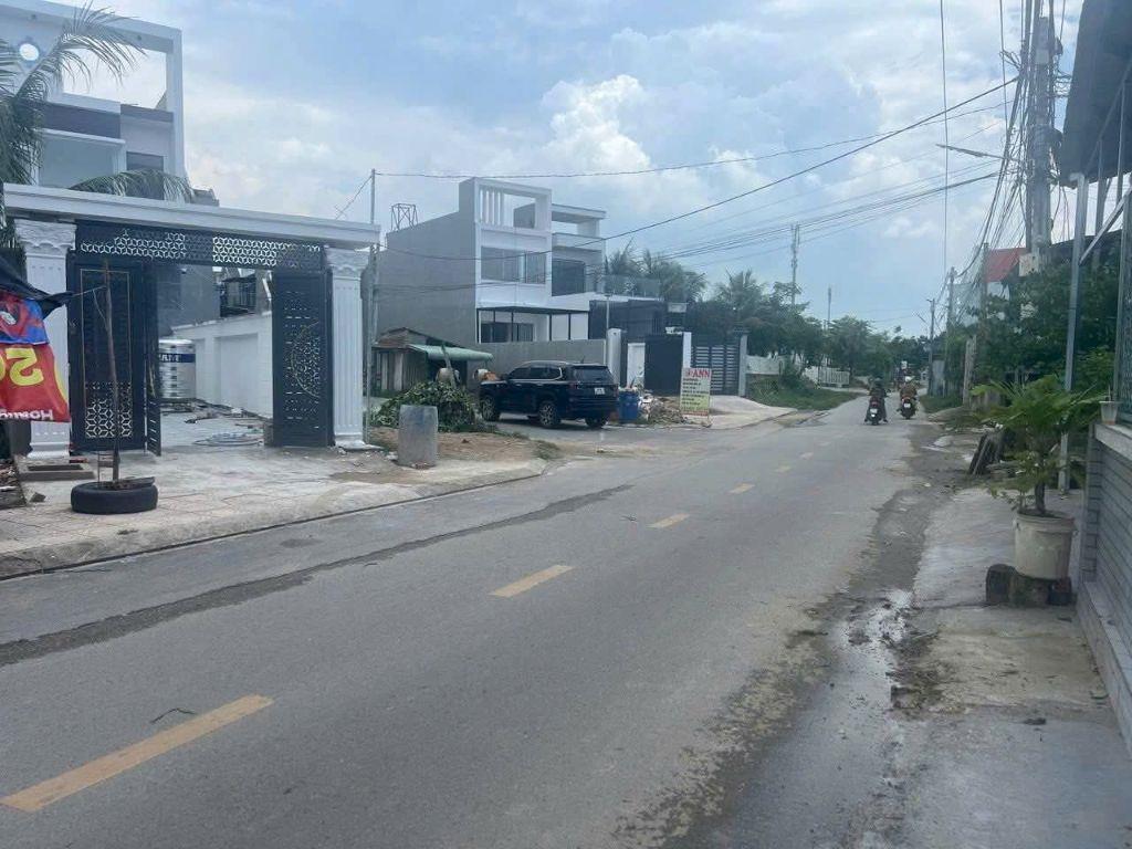  Nhà mới xây 1 lầu 1 trệt 3.8 tỷ/152 m2, đường ô tô thông 