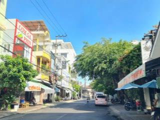 Bán nhà 2 tầng mặt tiền đường tô vĩnh diện nha trang, dt 200m2, 5p ra biển, 4pn, sân đậu ô tô