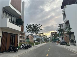 Lô đất 82,5m2 vcn phước long 2 giá chỉ 5,28 tỷ