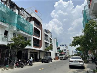 Đường b4 vcn phước long 2 rộng 16m, thông thẳng ra bờ sông