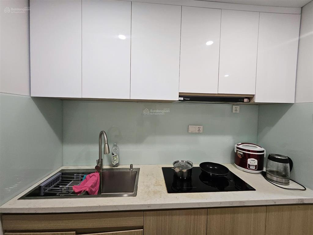 Căn gold coast view hồ bơi, xéo biển tầng 17 cần bán