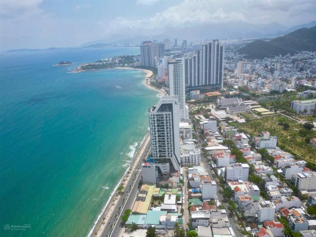 Bán nhà mặt tiền đường 16m dương hiến quyền, nha trang , cách biển chỉ 170m giá tốt