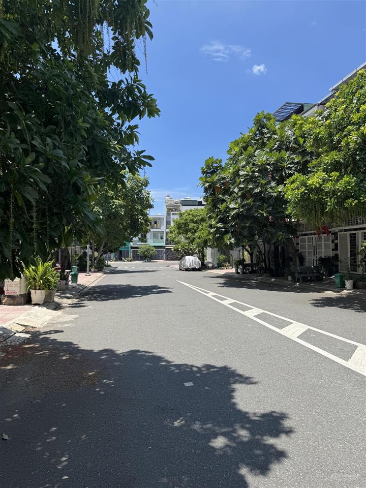 Bán căn nhà đường 8a đường 16m, khu đô thị hà quang 2, phước hải, nha trang