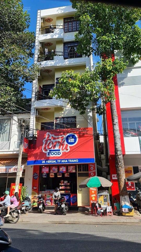 Bán nhà mặt tiền yersin, trung tâm tp nha trang, cách biển chỉ 700m