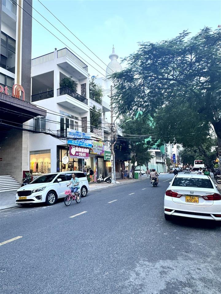 Bán nhà mặt tiền đường hồng bàng, trung tâm khu phố hàn, cách biển 800m