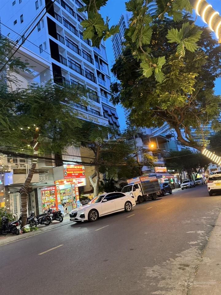 Bán nhà mặt tiền đường hồng bàng, trung tâm khu phố hàn, cách biển 800m