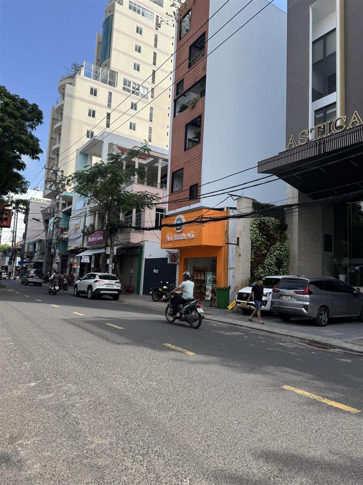 Bán nhà mặt tiền đường hồng bàng, trung tâm khu phố hàn, cách biển 800m