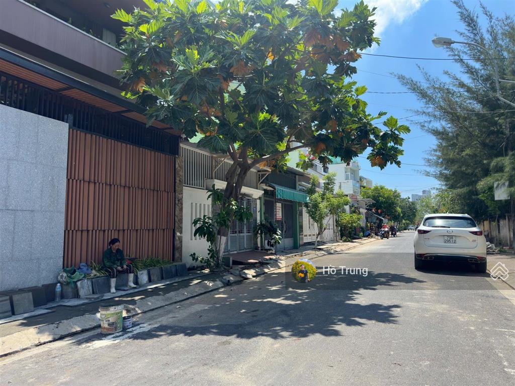 Bán lô đất mặt đường nhựa, đường nguyễn trác. dt 100m2 hướng nam view biển