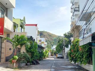 Ngang 6m hướng đông, diện tích 138 m2 đường dương hiến quyền 7m, vĩnh hòa, nha trang giá chỉ 70tr.m
