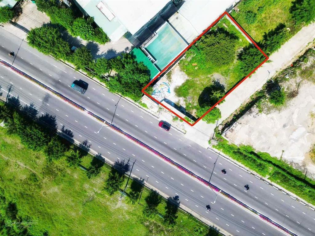 Mặt tiền rộng 22 m, góc 2 mặt tiền đường 2 tháng 4, diện tích 529 m2 full đất ở giá chỉ 22 tr/ m²