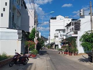 Lô đất hướng nam, mặt tiền đường vũ hữu, hòn xện, bắc nha trang. dt 92 m2 ngang 4m giá 56 tr/ m2