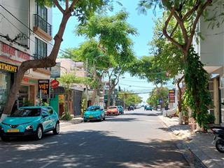 Bán nhà 2 tầng ngang 8m, góc 2 mặt tiền nguyễn biểu, phường bắc nha trang. dt 170 m2 cách biển 200m