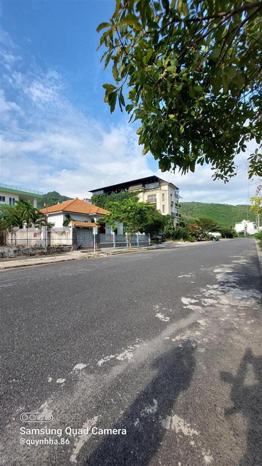 Bán đất biệt thự diện tích 580 m2 lô góc 2 mặt tiền đường 20m&16m tại hòn xện, vĩnh hòa, nha trang