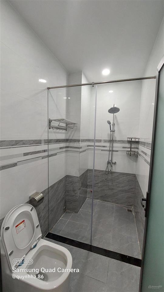 Nhà 3 tầng mặt tiền điện biên phủ vĩnh hòa nha trang. dt 73.9m2 ngang 5m, hướng nam kinh doanh tốt