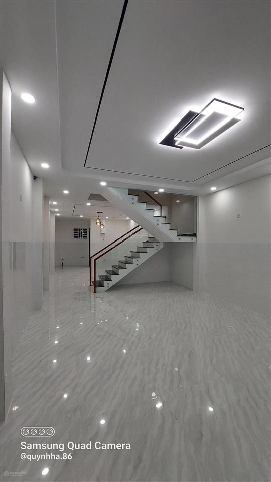 Nhà 3 tầng mặt tiền điện biên phủ vĩnh hòa nha trang. dt 73.9m2 ngang 5m, hướng nam kinh doanh tốt