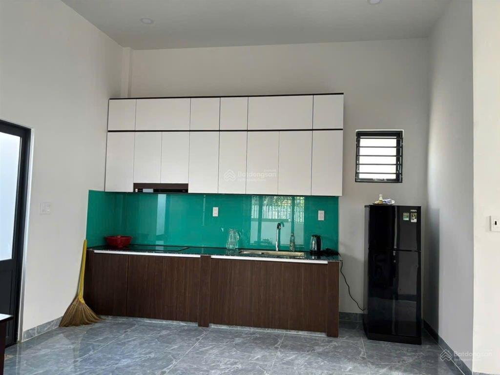 Bán nhà cấp 4, tiếp giáp 3 mặt tiền đường nguyễn khắc viện, bắc nha trang. dt 95m2 cách biển 400m