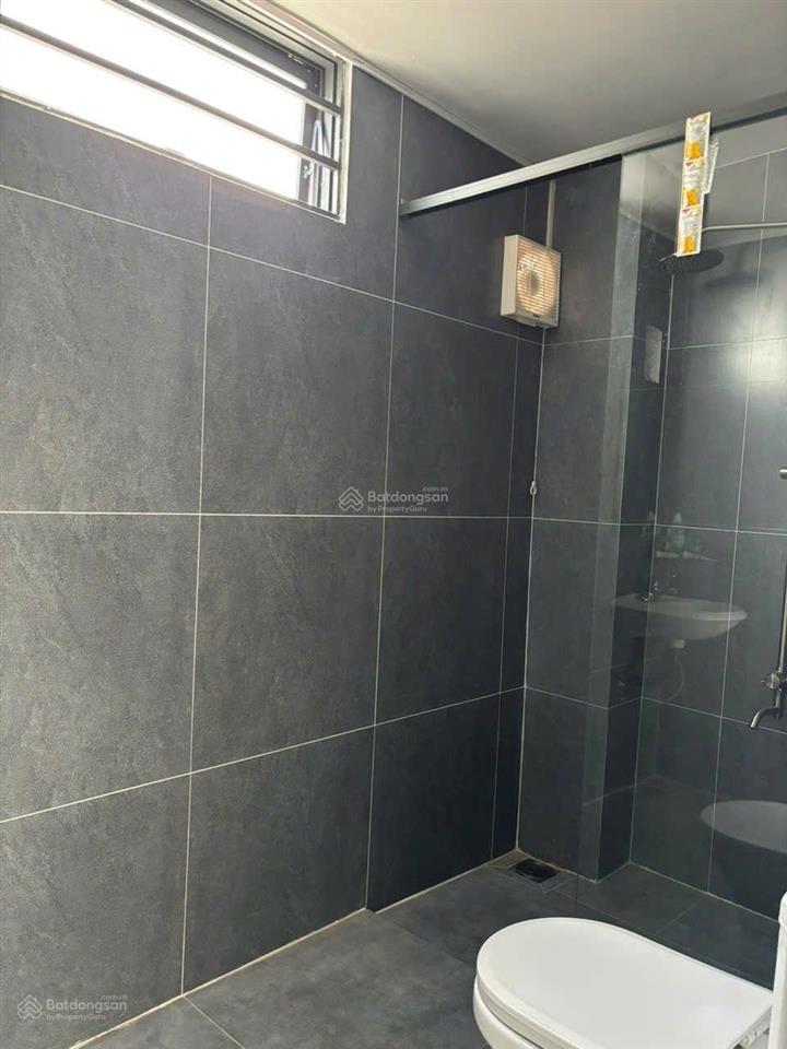 Bán nhà cấp 4, tiếp giáp 3 mặt tiền đường nguyễn khắc viện, bắc nha trang. dt 95m2 cách biển 400m