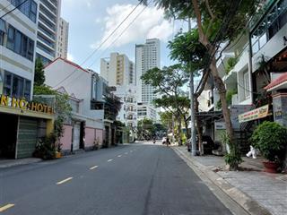 Bán nhà đất 2 mặt tiền trước sau đường dương hiến quyền, vĩnh hòa, nha trang. dt 206 m2 hướng đông