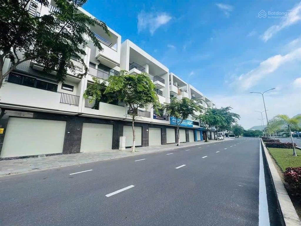 Nhà liền kề xây sẵn vcn phước long 2, căn mặt tiền nhà 4 tầng giá 12t, đất đường a1 đã 90 triệu/m2