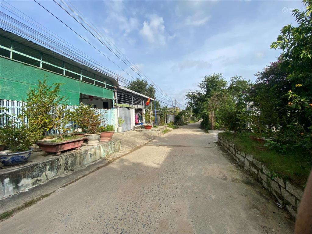 Bán đất đẹp đường lớn sau nhà thờ xuân ninh, số 6 thành phố cam ranh giá cực hot 3,5tr/m2