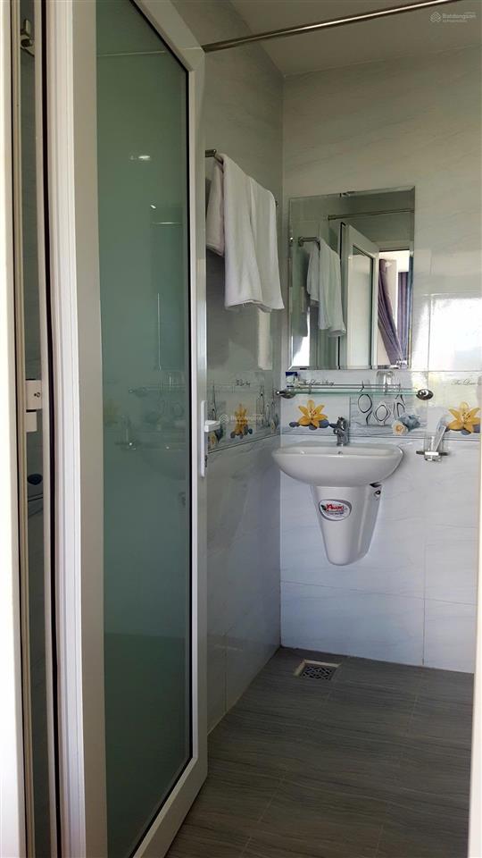 Bán khách sạn 7 tầng đang hoạt động, sát biển  vị trí tập trung khách du lịch  dương hiến quyền