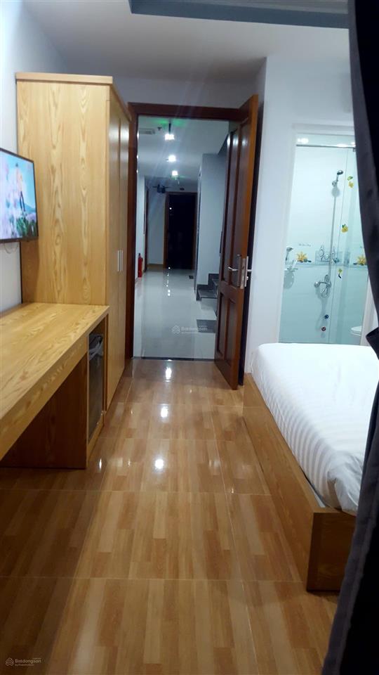 Bán khách sạn 7 tầng đang hoạt động, sát biển  vị trí tập trung khách du lịch  dương hiến quyền