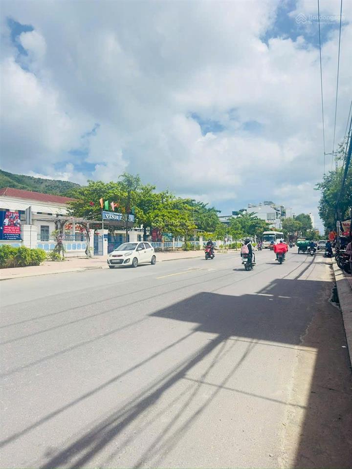 Bán nhà 3 tầng mặt tiền đường điện biên phủ, p. vĩnh hòa, tp. nha trang. dt 74m2 giá 11,8 tỷ