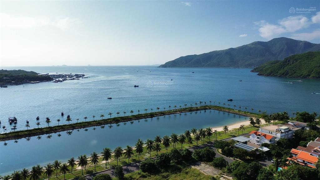 Chính chủ cần bán lô đất góc 2 mặt đường lớn, gần biển khu an viên 352.5m2, 100 triệu/m2, có sổ đỏ