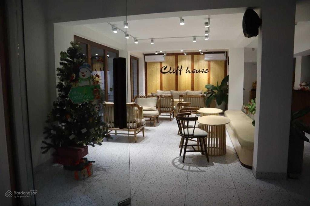 Khách sạn view biển đường trần phú phường vĩnh nguyên 293,2m2, giá 50 tỷ hạ giá còn 38 tỷ