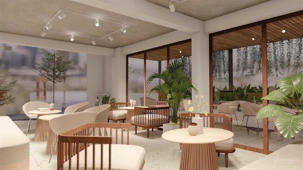 Khách sạn view biển đường trần phú phường vĩnh nguyên 293,2m2, giá 50 tỷ hạ giá còn 38 tỷ