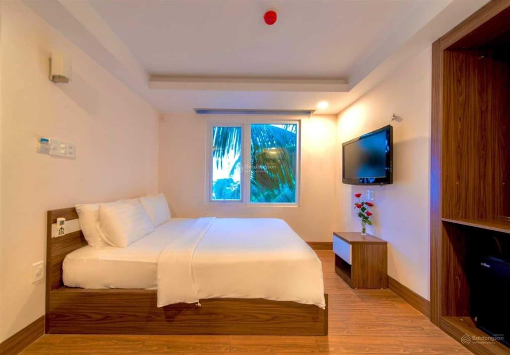 Khách sạn view biển đường trần phú phường vĩnh nguyên 293,2m2, giá 50 tỷ hạ giá còn 38 tỷ