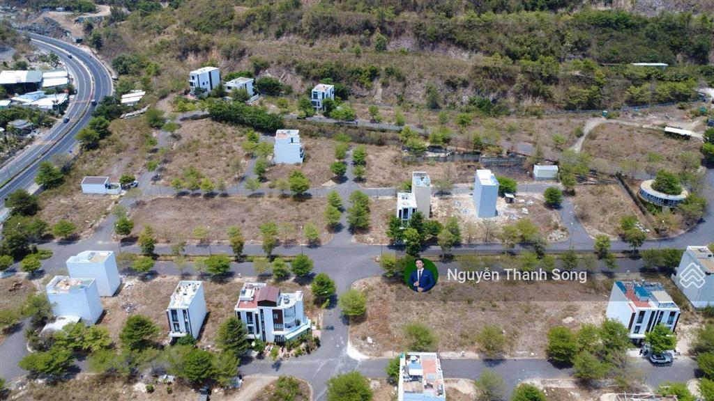 Lô 63m2 đông nam duy nhất dự án giá 1 tỷ 990 triệu.