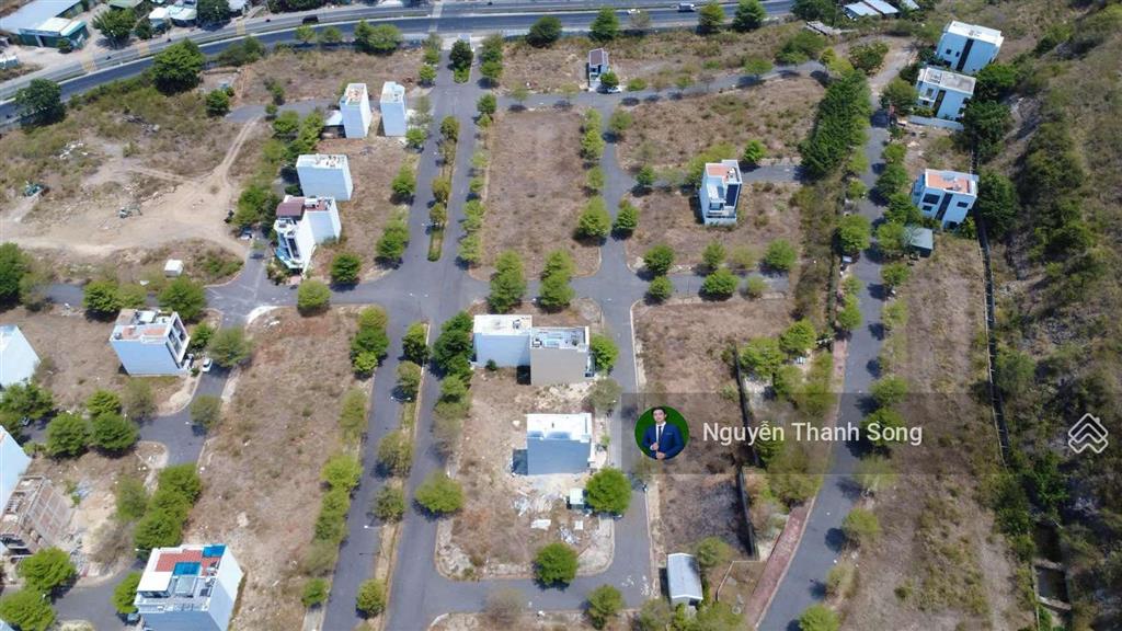 Lô 63m2 đông nam duy nhất dự án giá 1 tỷ 990 triệu.