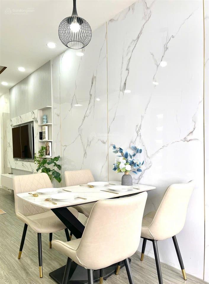 Siêu phẩm trực diện biển dt 70m2 đẹp ngay biển hòn chồng nha trang tầng thấp  vân 0989 880 ***